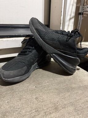 Nike Black 270s